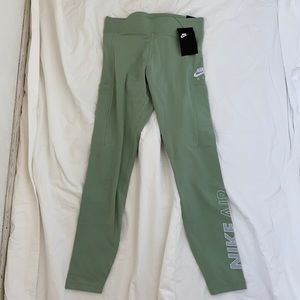 Nike women’s yoga leggings